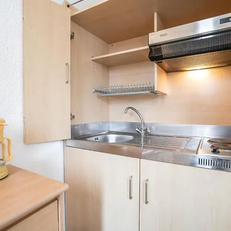 公寓 Les Amandiers By Interhome