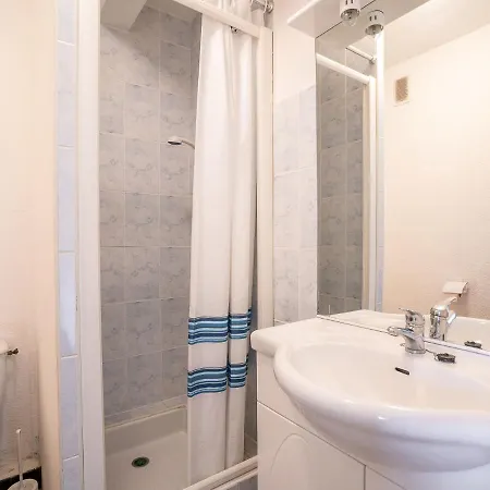 Apartment Les Amandiers By Interhome